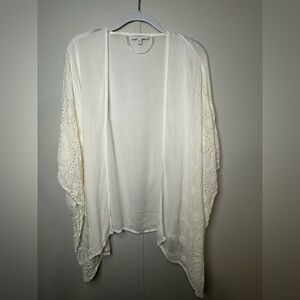 New Directions kimono Cream Lace Women's poncho